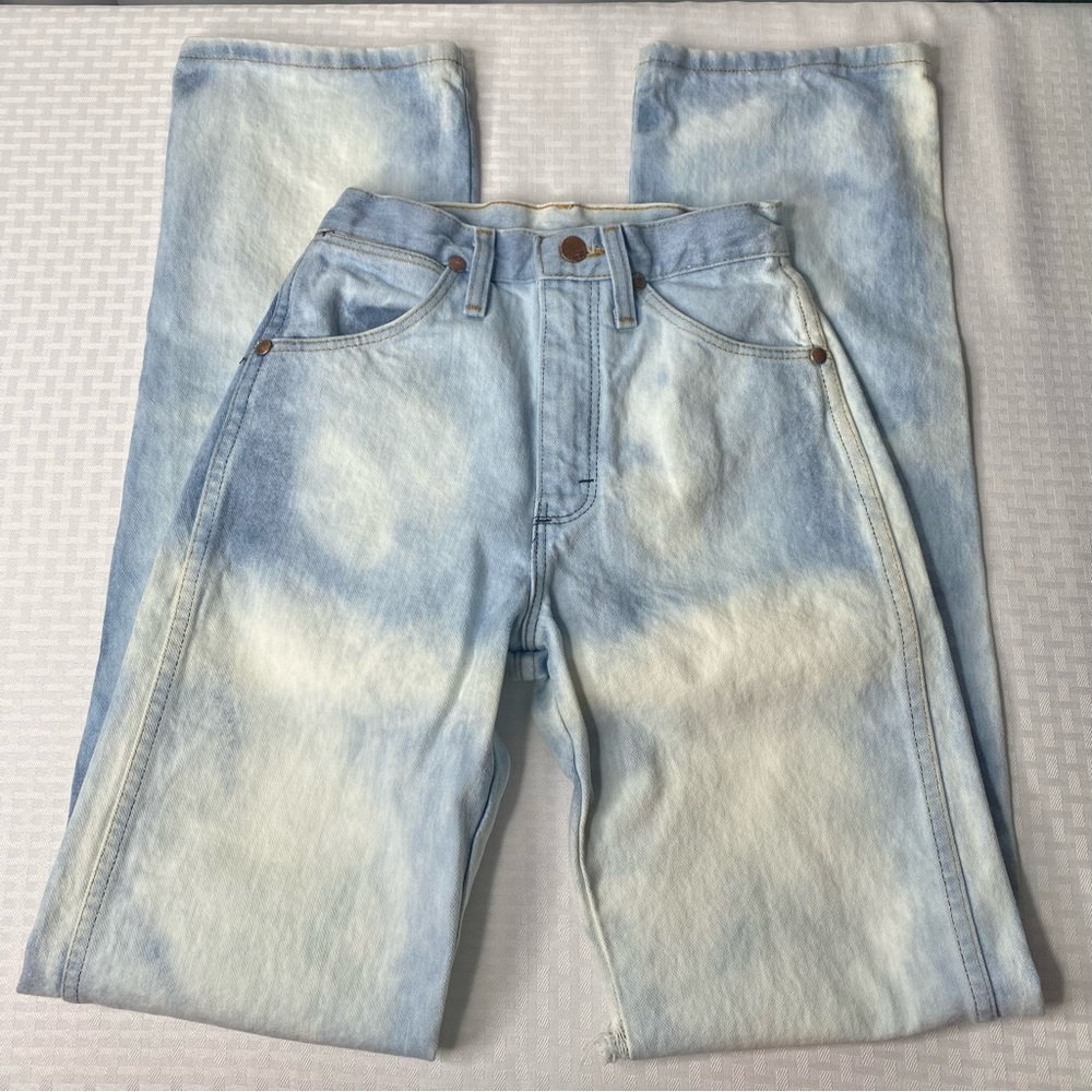 Wrangler vintage distressed high waisted jeans, bleached, size 1